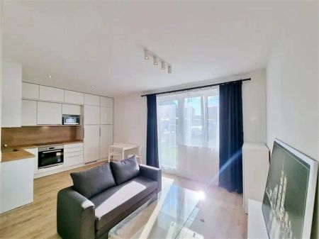 Byt 1+kk v novostavbě se soukromou předzahrádkou, komorou a parkovacím stáním - Фото 3