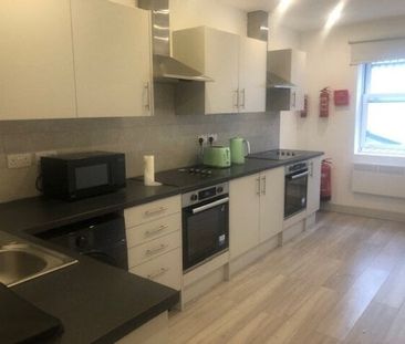 Sutton High Street, SM1 1EX - Photo 1