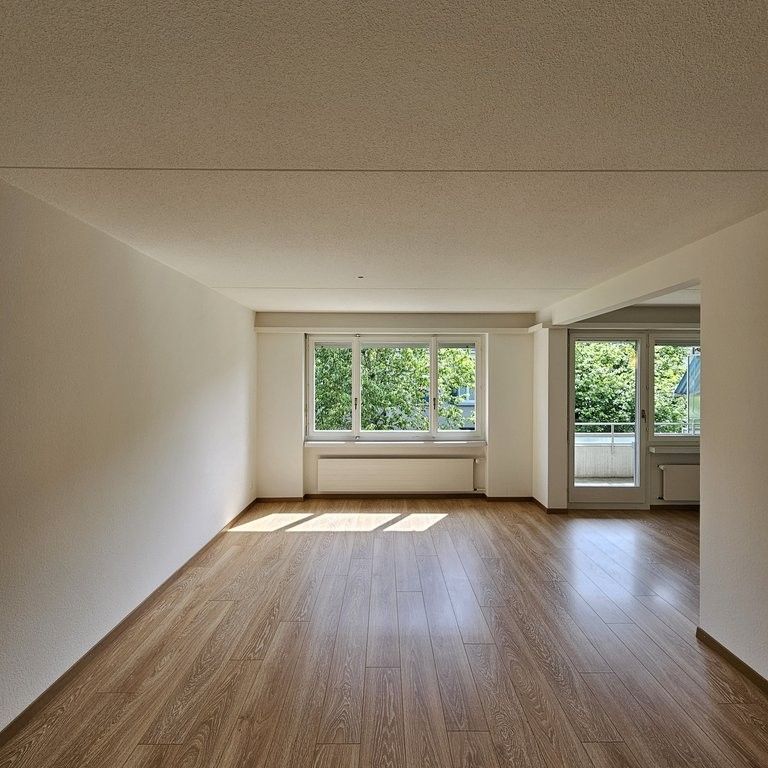 Sanierte Wohnung im Herzen von Zürich-Affoltern - Photo 1