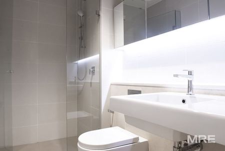 Sensational opportunity to live in the heart of the CBD in style - Photo 5