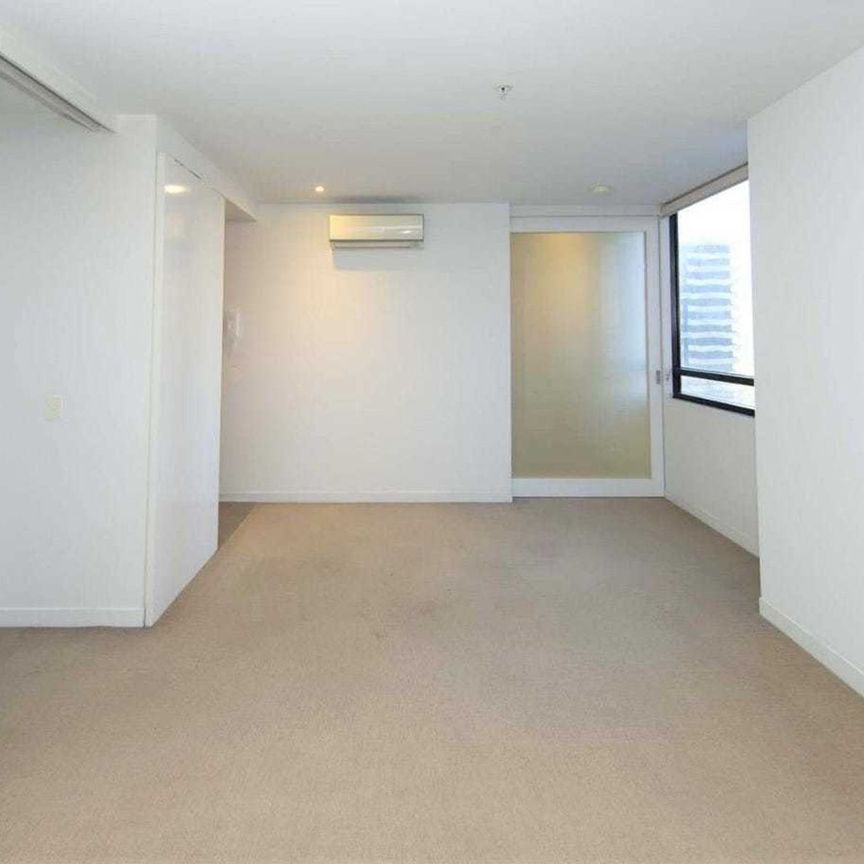 Living in the heart of CBD! - Photo 1