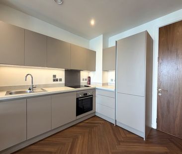 Lightbox Blue, Media City Uk, Salford Quays, M50 - Photo 5