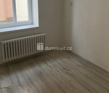 Pronájem bytu 2+1 75 m2 - Fotografie 3