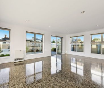 Modern and Low Maintenance Unit - Photo 6