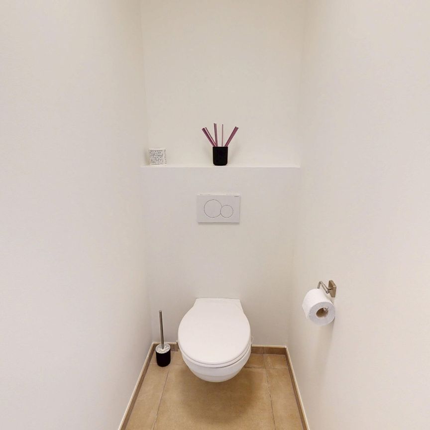 Spacious student room! - Photo 1