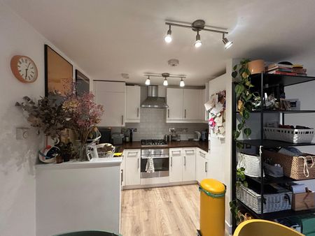 2 Bed Flat, Croston Street, E8 - Photo 5