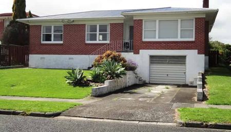 PAKURANGA 3 Bedrooms - Photo 2