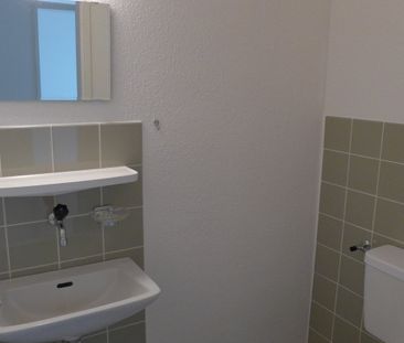 Rent a 4 ½ rooms apartment in Embrach - Photo 2