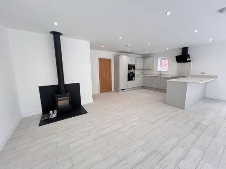 3 bedroom detached bungalow to rent - Photo 5