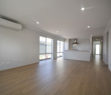 Brand New Home in Coastal Madora Bay! - Photo 5
