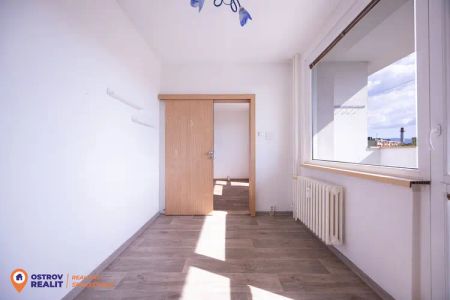 Pronájem bytu 3+1 se třemi lodžiemi v centru Šumperka - Fotografie 2