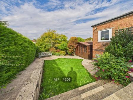 3 bedroom detached house to rent - Photo 4