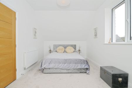 Market Gardens, Hastings, Fairlight - Photo 2