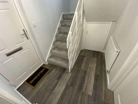 3 bedroom terraced house to rent - Photo 2