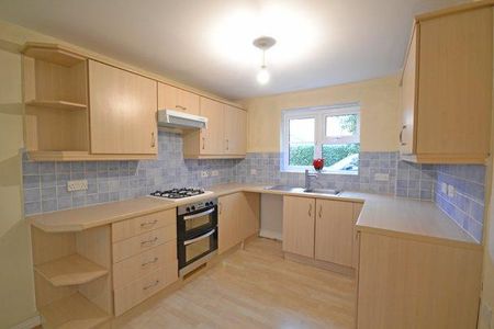 3 bedroom detached house to rent - Photo 3