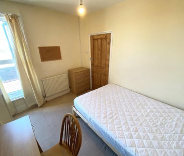 4 bedroom terraced house to rent - Photo 6