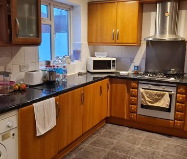 1 bedroom in a house share to rent - Photo 6