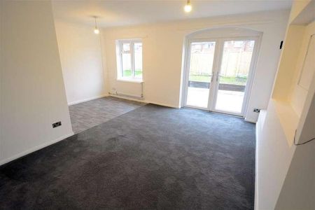 Bishop Court, Selby, YO8 - Photo 2