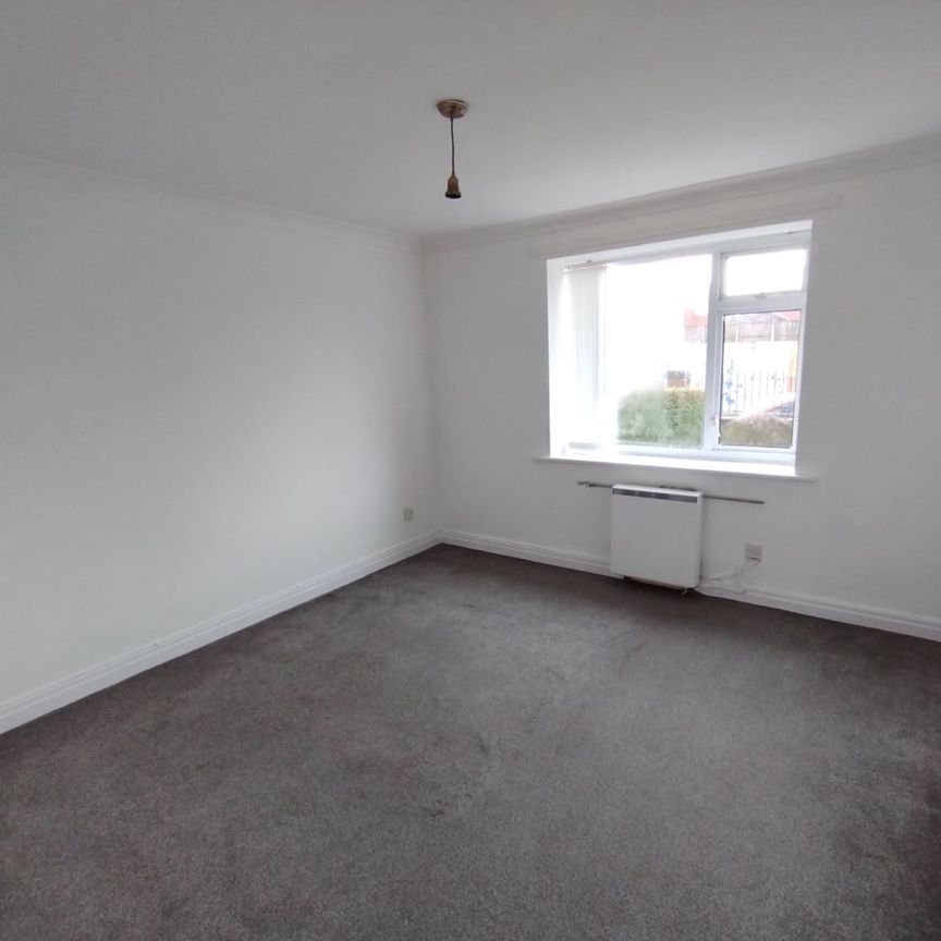 2 Bed Flat, Kingfisher House, L13 - Photo 1