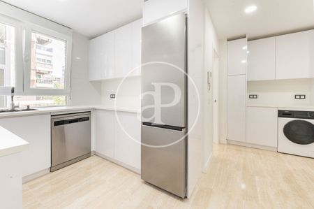 Flat for rent in El Viso (Madrid) - Photo 2