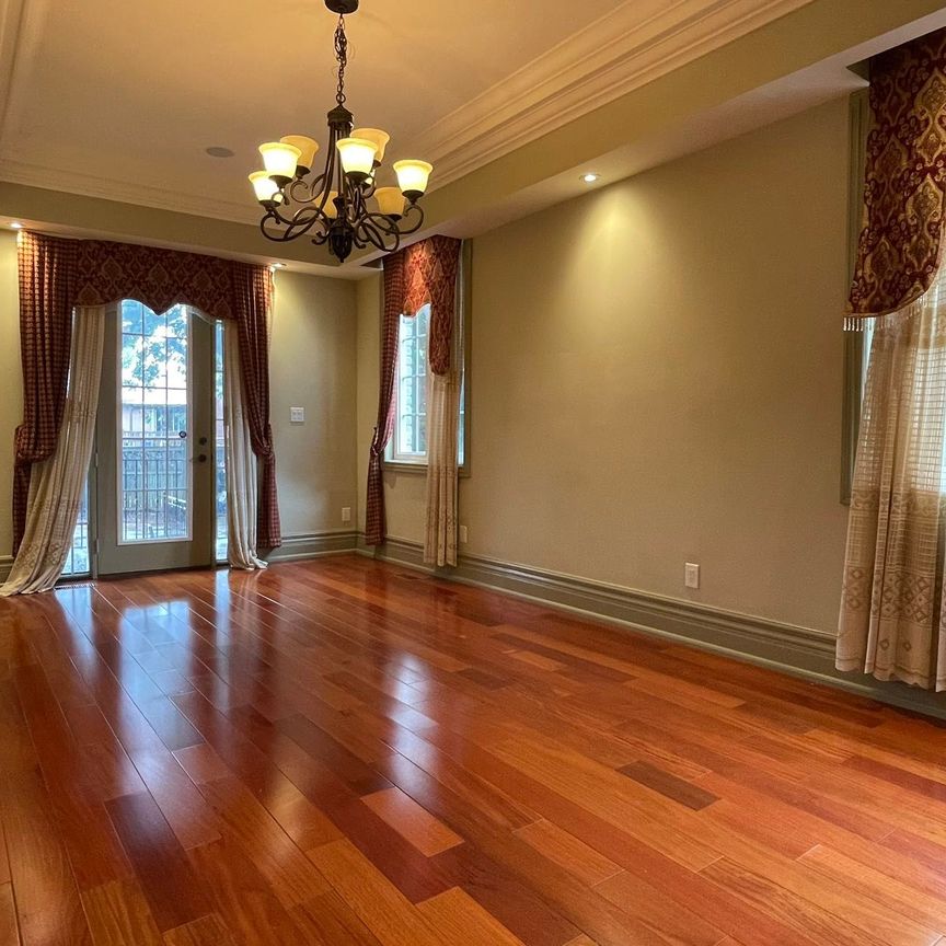 For Lease - 20 Grove Hill Drive, Toronto, Ontario - Photo 1