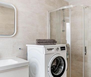 2 bedroom luxury Townhouse for rent in Estepona, Andalusia - Photo 1