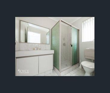 Location Location! - Photo 5