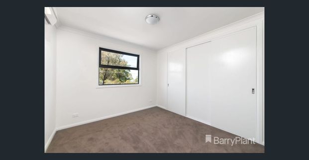 Spacious and Stylish! - Photo 1