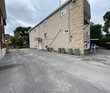 56 Dundas Street Unit 6 - 2 bed, 1 bath - Photo 2
