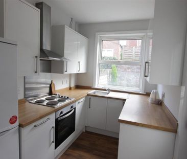 4 bedroom terraced house to rent - Photo 4