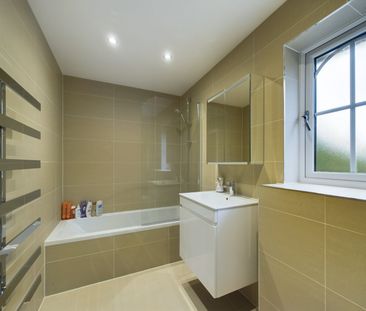4 bedroom House in Rachaels Lake View, Bracknell - Photo 3
