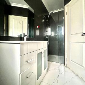 COMFORT & LOCATION - Photo 2