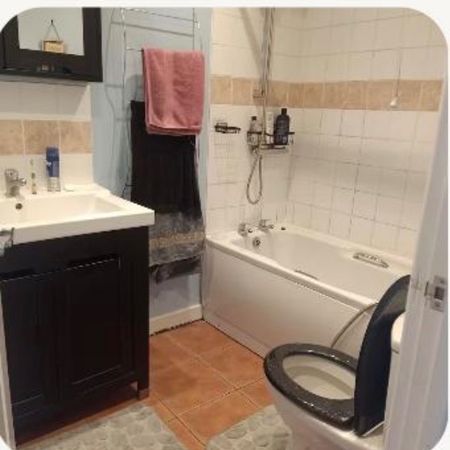 Room in a Shared House, Anstey Grove, B27 - Photo 3