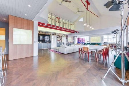 Battersea High Street, Battersea, SW11 - Photo 3