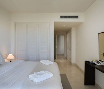 2 bedroom luxury Apartment for rent in Benahavís, Spain - Photo 4