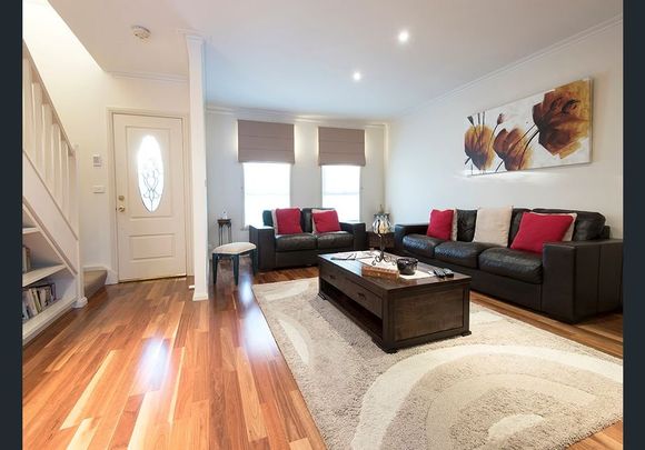 2/115 Spencer Street, Essendon VIC 3040 - Photo 1