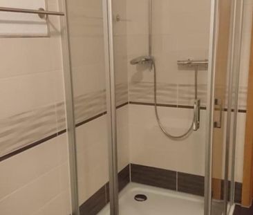 schöne Wohnung mit Fahrstuhl - Photo 5