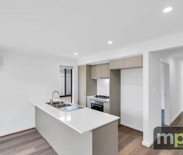 New Modern Build! - Photo 5