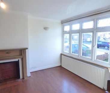 3 bedroom end of terrace house to rent - Photo 4