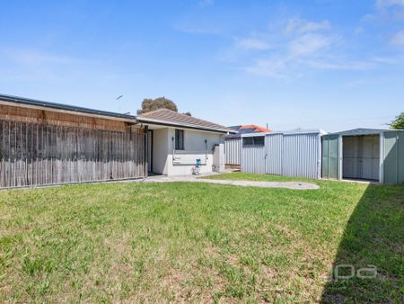 THREE BEDROOM HOUSE - Photo 3