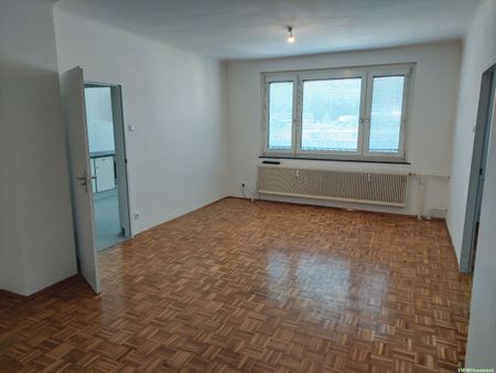 Sanierte 2-Raum - Wohnung mit Loggia und Lift im Stadtzentrum von Amstetten 67 m² - Photo 3