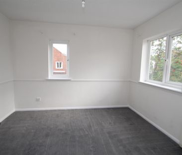 The Lawns, Hemel Hempstead, HP1 2TF, Herts - Photo 2