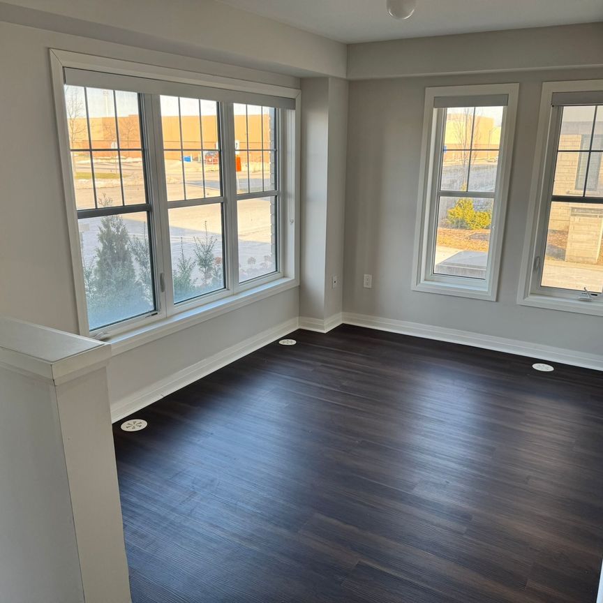 For Lease - 25 Prince William Boulevard, Clarington, Ontario - Photo 1