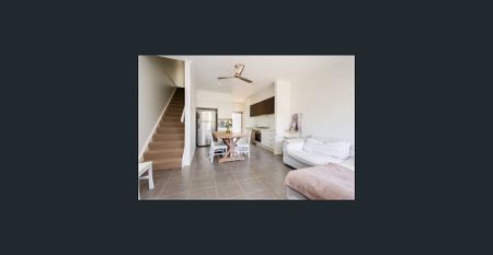 Spacious Unfurnished Home in Sought After Hope Island - Photo 2