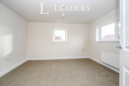 4 bedroom townhouse to rent Mapleleaf Road, Houghton Conquest, Bedford, Bedfordshire, MK45 - Photo 2