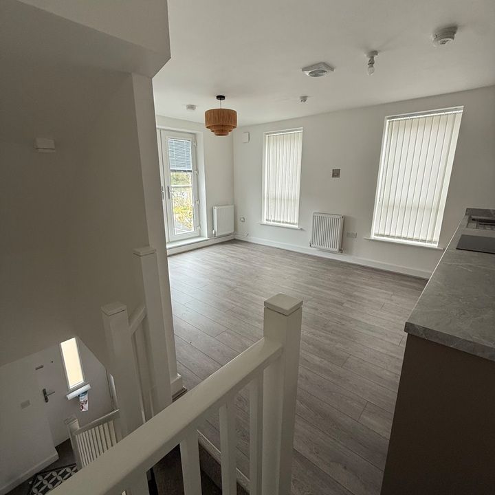 2 Bed End Terrace, Copper Beech Court, LS16 - Photo 1