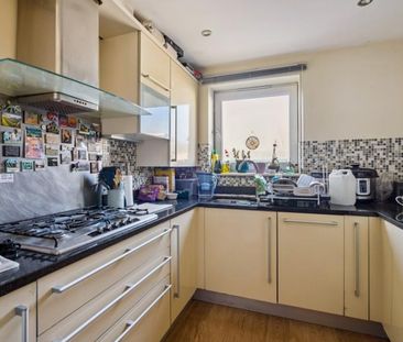 2 bedroom penthouse to rent - Photo 4