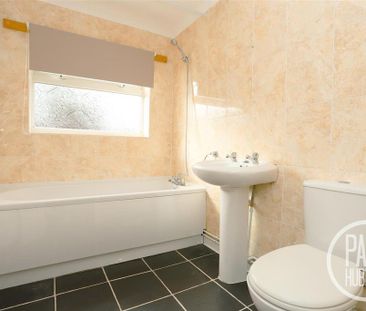 3 bedroom terraced house to rent - Photo 3