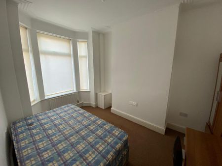 3 bedroom terraced house to rent - Photo 2