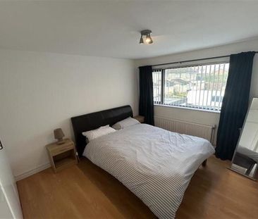 Room 1, 10 Hollyvale, Newtownabbey, BT36 5NG - Photo 5